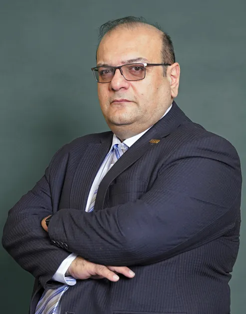 علی شیاری